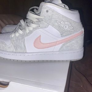 Jordan 1 mid light iron gray
